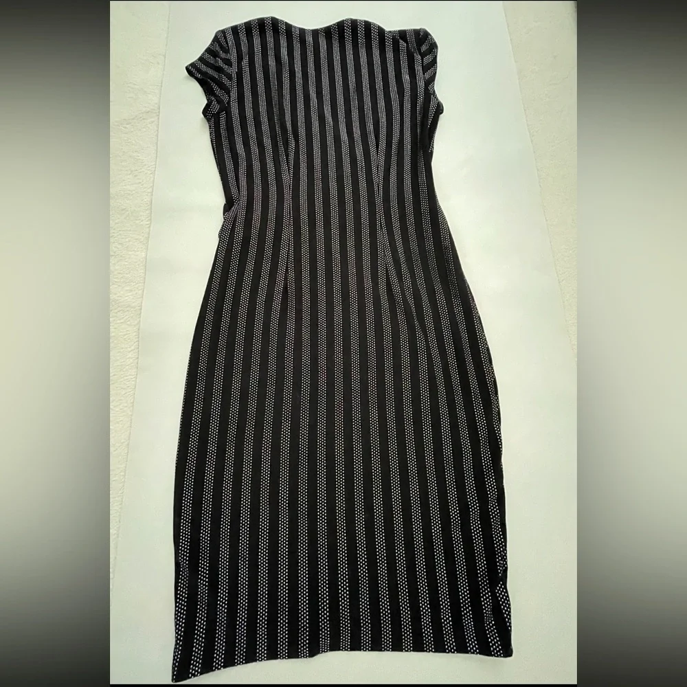 Cache Dress - Picture 2 of 8
